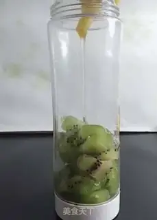 Make The monkeys are squirming step 1