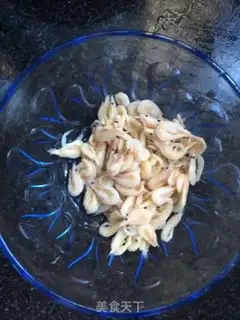 Make Shrimp melon soup step 1