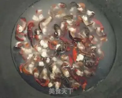 Make Spicy dry pot lobster step 3