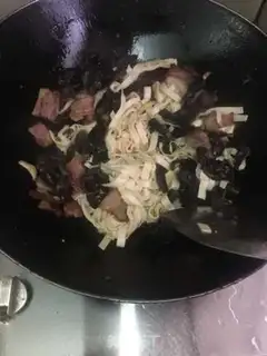 Make Bean-skin-mucked meat step 6