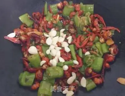 Make Spicy dry pot lobster step 13