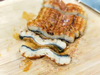 Make Thai eel pasta step 1