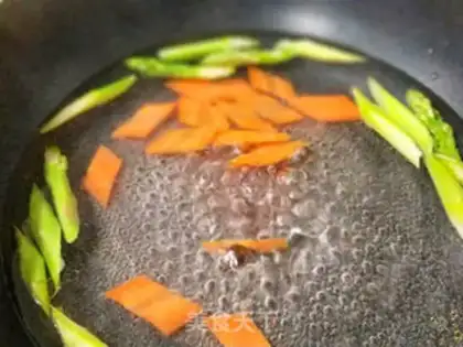 Make Thai eel pasta step 4