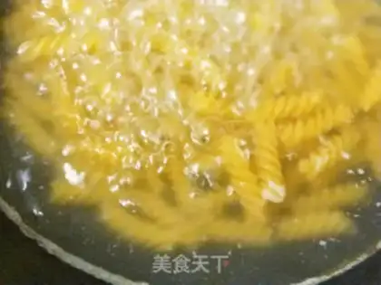 Make Thai eel pasta step 5