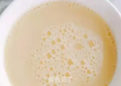 Make Cracking eggs step 2