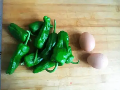 Make Pepper fried eggs step 0