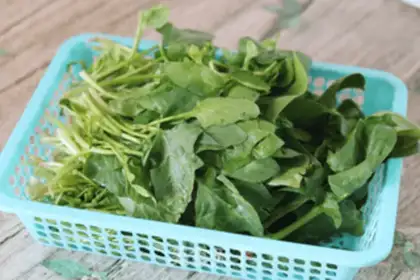 Make Spicy spinach step 0