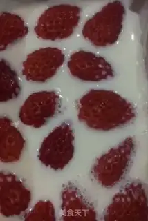 Make Strawberry milk jelly step 5