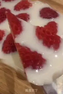 Make Strawberry milk jelly step 6