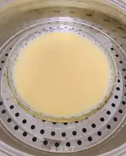 Make Three-coloured eggs step 2