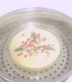 Make Three-coloured eggs step 3