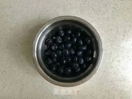 Make Blueberry maffane step 1