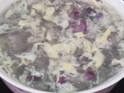 Make Egg soup of vermin step 0