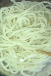 Make Fresh and refreshing summer noodles step 1