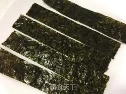 Make Fish warship sushi step 3