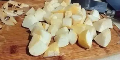 Make Pear chop soup step 2