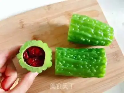 Make Red dates, bitter melons step 3