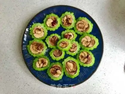 Make Red dates, bitter melons step 4