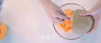 Make The melon mango smouche step 1