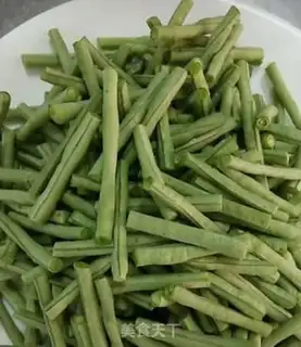 Make Spaghetti beans step 0