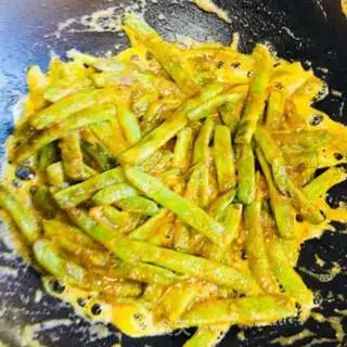 Make Dry salsa sauce and beans step 5