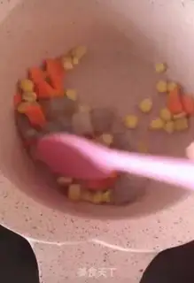 Make Curry vegetable shrimp noodles step 5