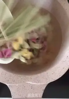 Make Curry vegetable shrimp noodles step 7