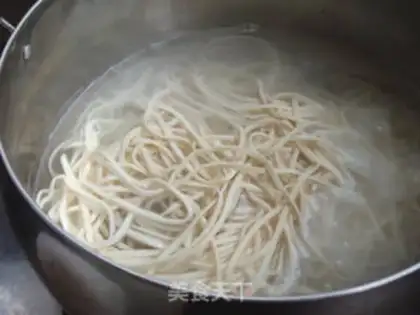 Make Beef fried noodles step 7