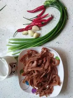 Make The cranberry bouquet step 1