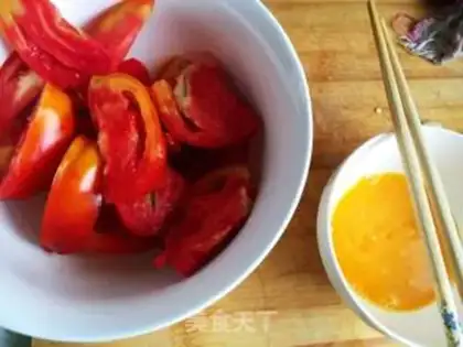Make Tomato egg soup step 1