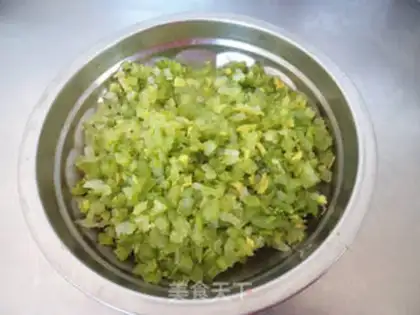 Make Celery pork dumplings step 5