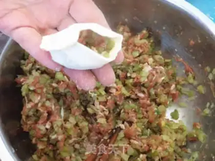 Make Celery pork dumplings step 8