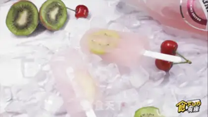 Make Summer fruit popsicle ice step 2