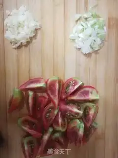 Make Tomato eggs step 1