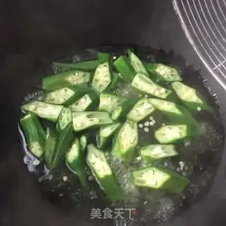Make Garlic sweet shrimp and sunflower step 1