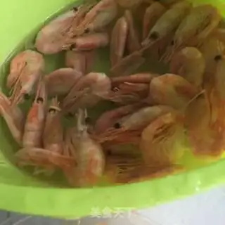 Make Garlic sweet shrimp and sunflower step 2