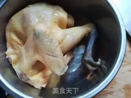 Make A chicken with red dates step 2