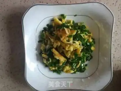 Make Shrimp-covered eggs step 2