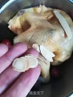 Make A chicken with red dates step 5