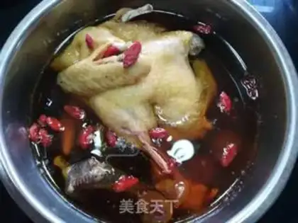 Make A chicken with red dates step 7