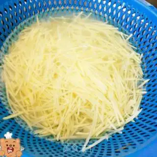 Make Garlic potatoes step 1