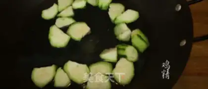 Make Fresh ink, melon soup step 1