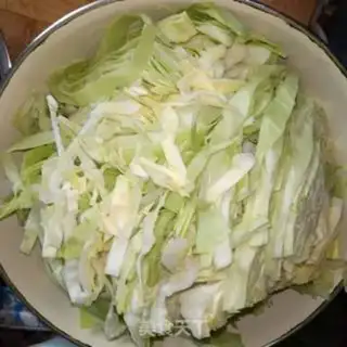 Make Tomato cabbage step 1