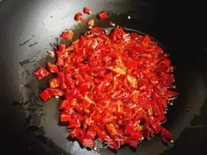 Make Homemade pepper oil step 2