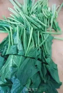 Make Spinach omelet soup step 1