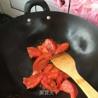 Make Tomato fried eggs step 5