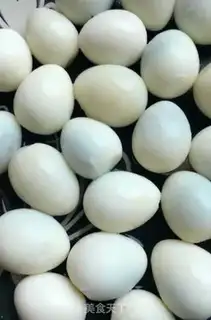 Make Spicy quail eggs step 1