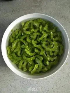 Make Eggs and guacamole step 4