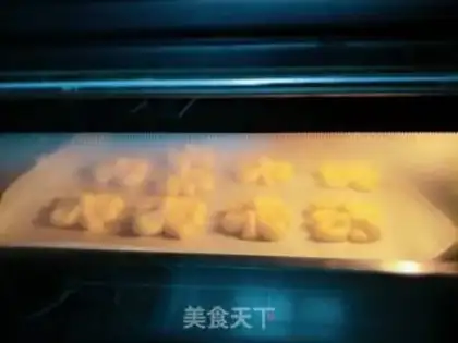 Make A little flower bread step 4