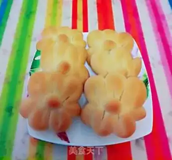 Make A little flower bread step 5
